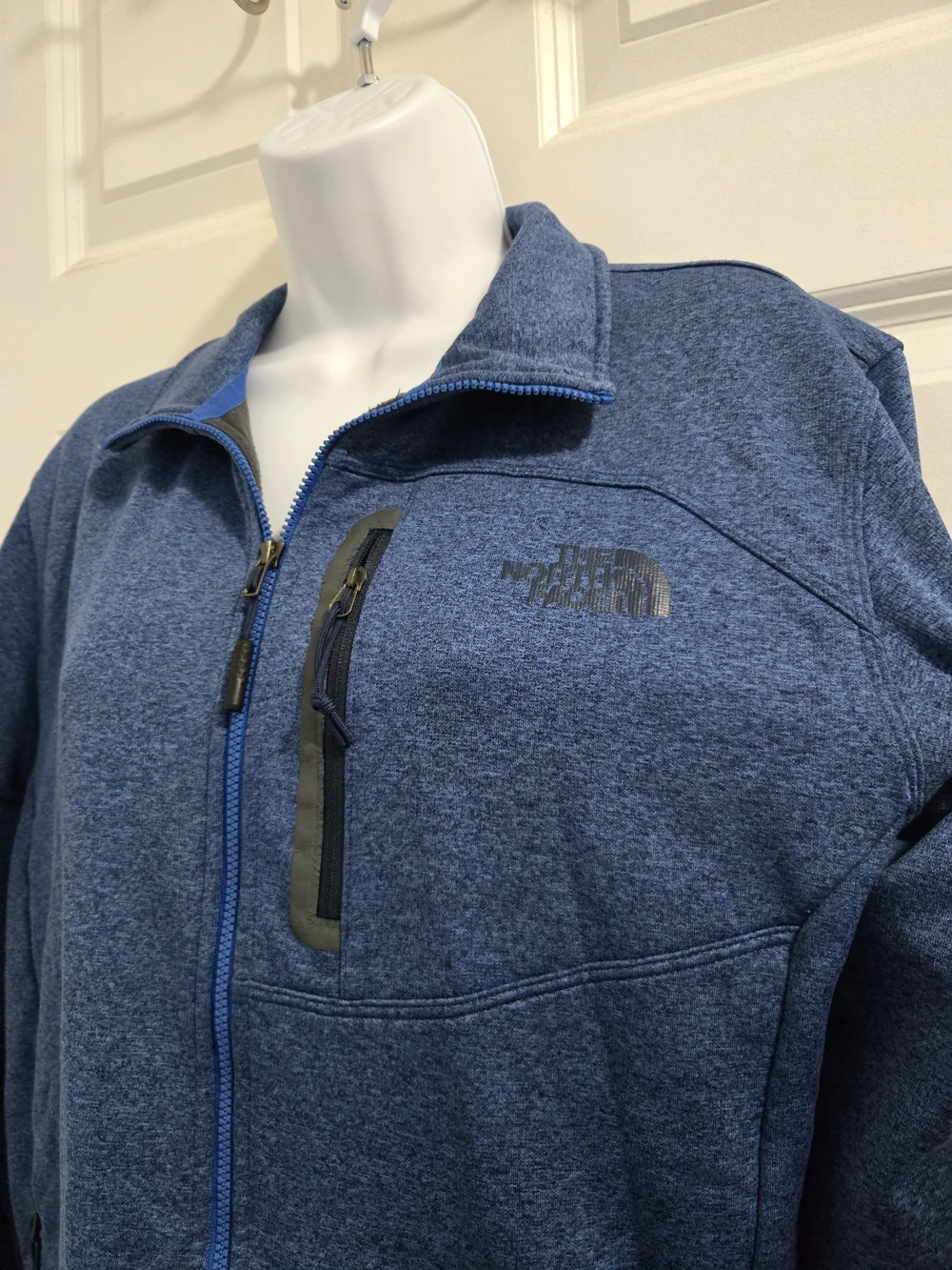 The North Face Men's Blue Full-Zip Softshell Jacket